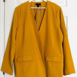 Halogen mustard yellow collarless blazer, size 3x